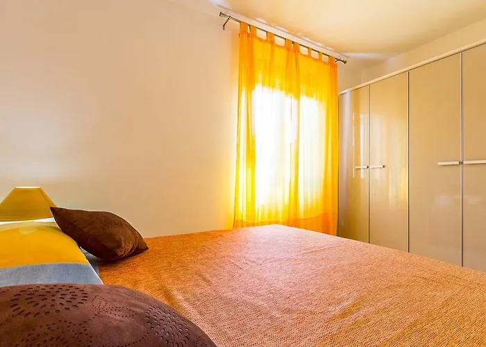 Apartments Racchi